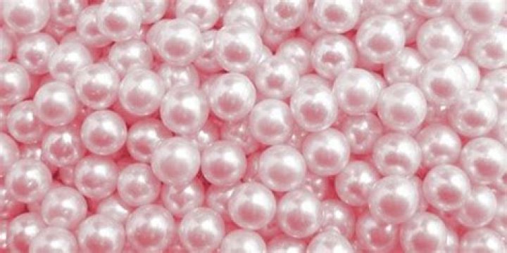 Are pearls pink?