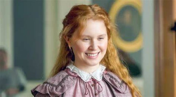 Did Beth March have social anxiety?
