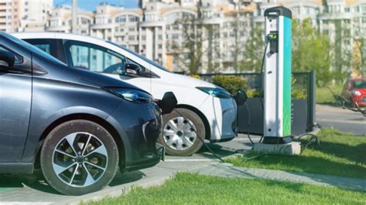 Do electric cars have to pay tolls?