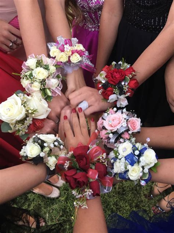Do you give a corsage for homecoming?