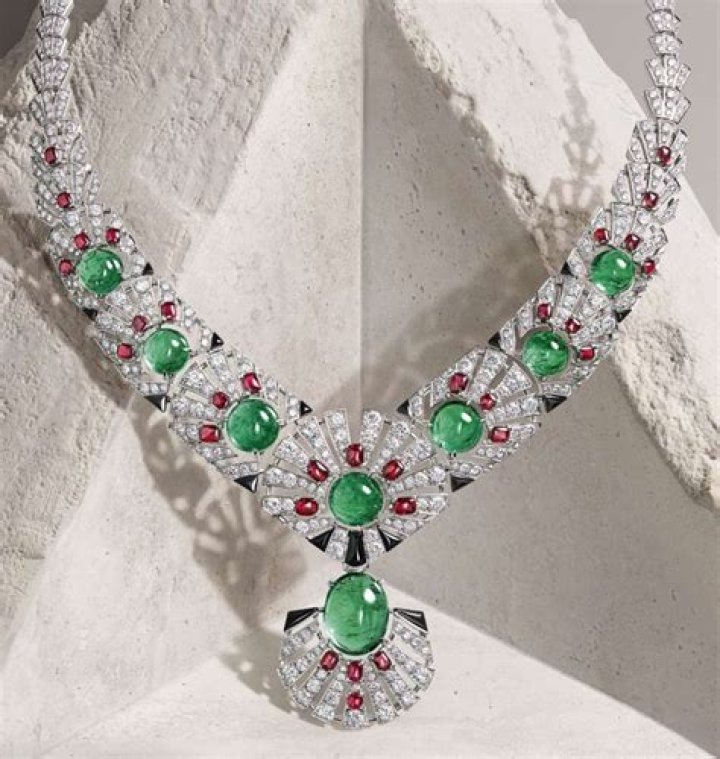 Does Cartier sell blood diamonds?