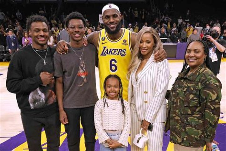Is Bronny James a 5 star recruit?