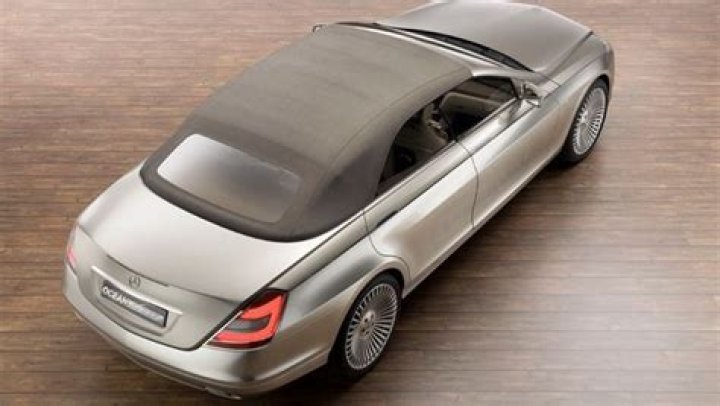 Is there a 4 door convertible car?