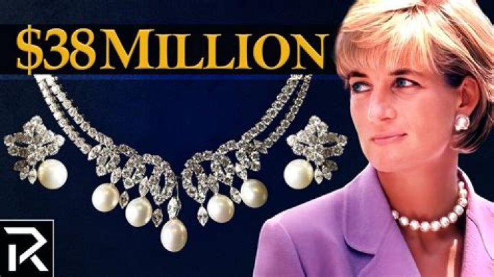 What jewelry did Kate get from Diana?