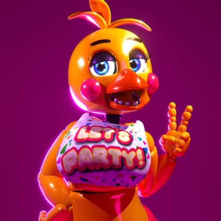 Who is Toy Chica's crush?